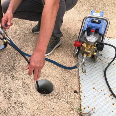 Intervention professionnelle sur une canalisation